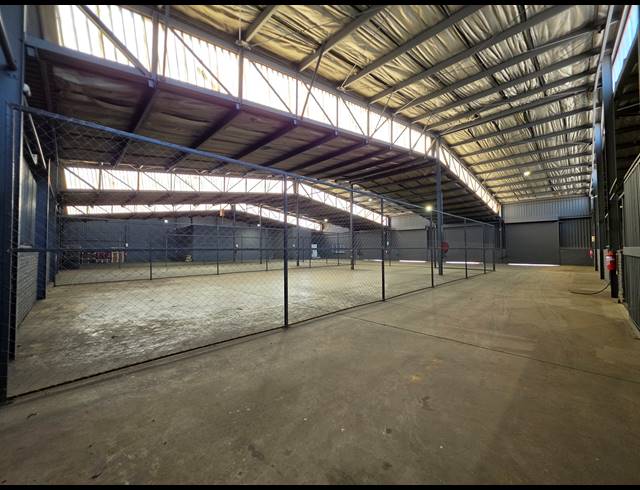 2,200M² WAREHOUSE TO LET IN WADEVILLE